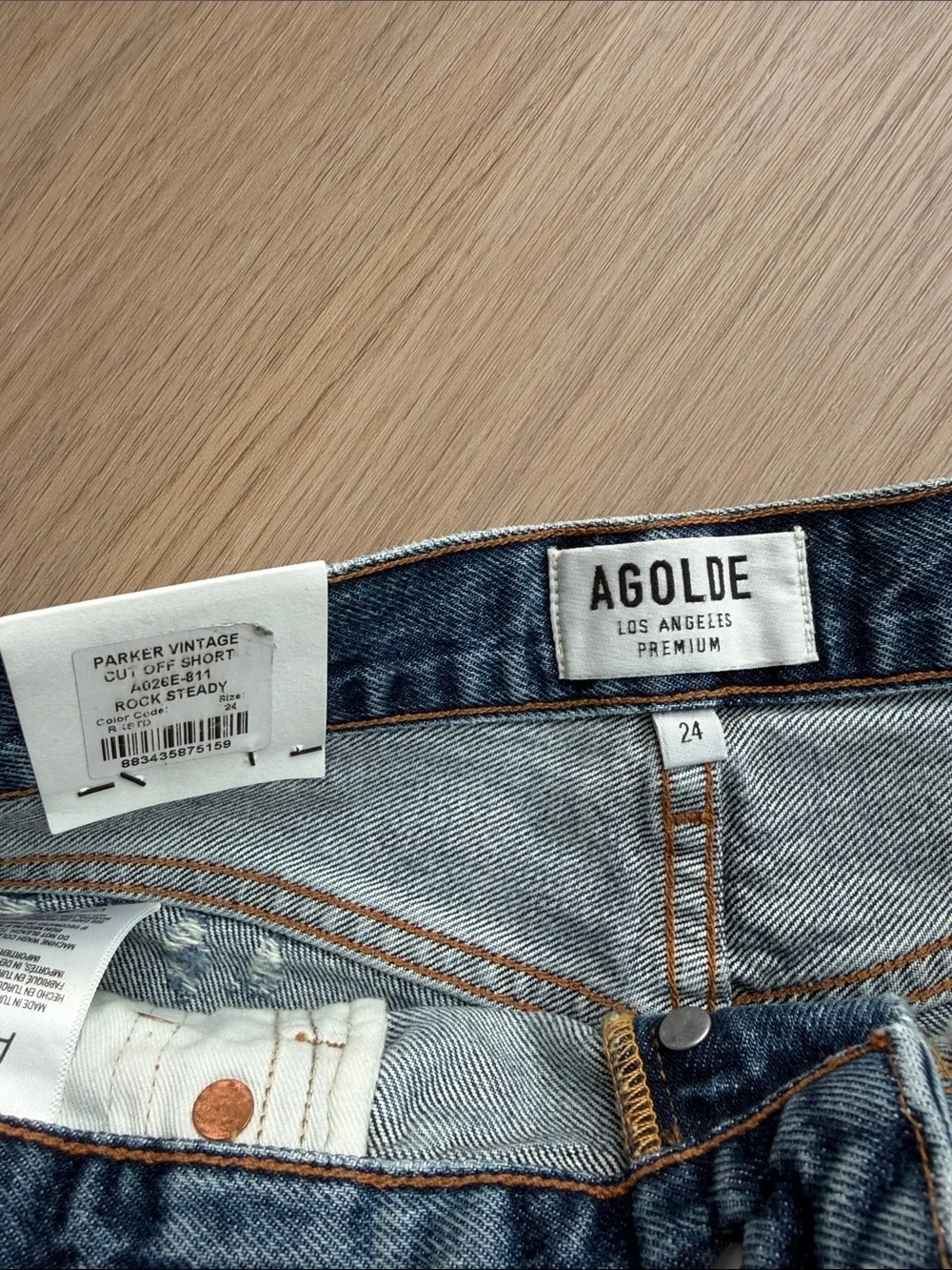 Agolde Parker Vintage Agolde Blue Distressed High-Rise Denim Shorts 24 - Picture 2 of 3